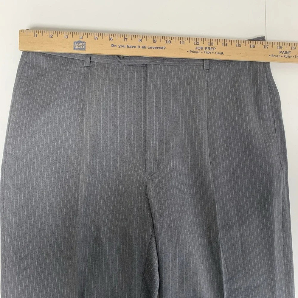 Tommy Hilfiger 2Pc Gray‎ Pinstripe Wool Suit Mens 41R / 34 x 30 Jacket Pants